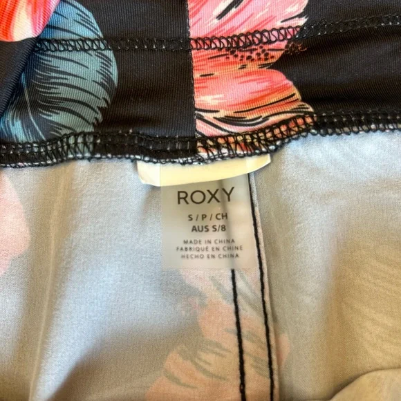 Roxy Floral Bikini Set - Picture 9 of 9